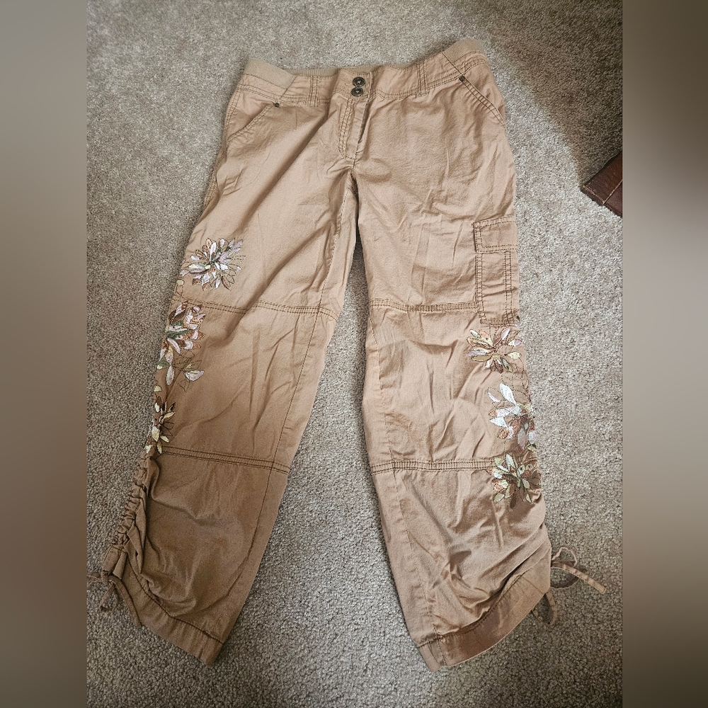 Chicos Floral Embroidered Y2k Cargo Capri Pants